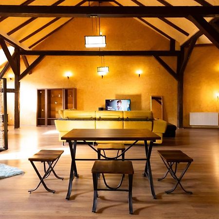 The Attic - Large Open-Space In The Old Town Of Brasov, Minutes Away From The Black Church Exterior photo